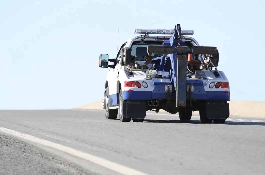 Gatineau wrecker tow truck on the roadside